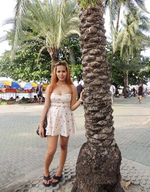 18 year old girl Barbie Bree strips to pink leg warmers in her bedroom